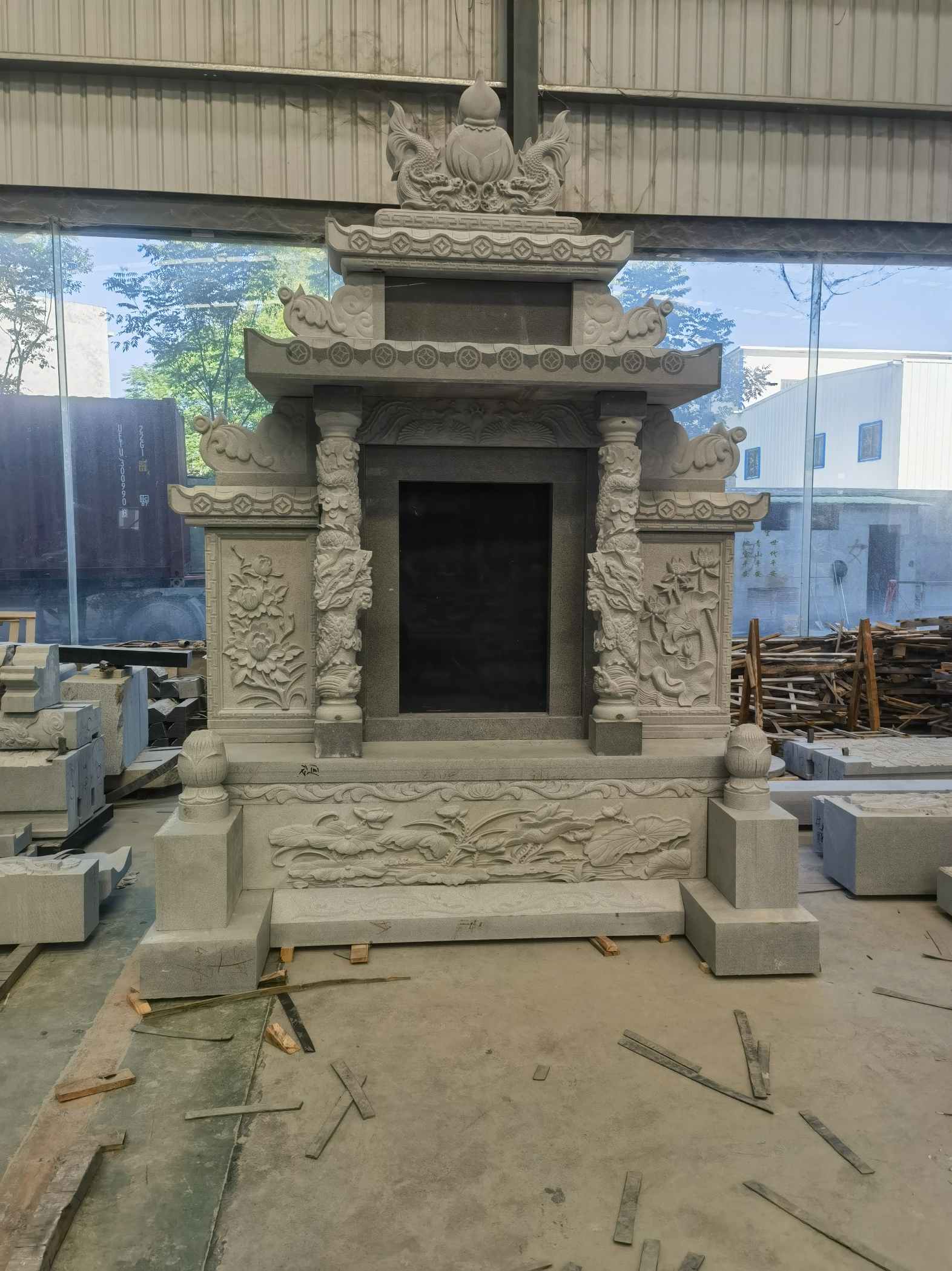 海口 芝麻灰高档墓碑、土墓，一套也支持定做