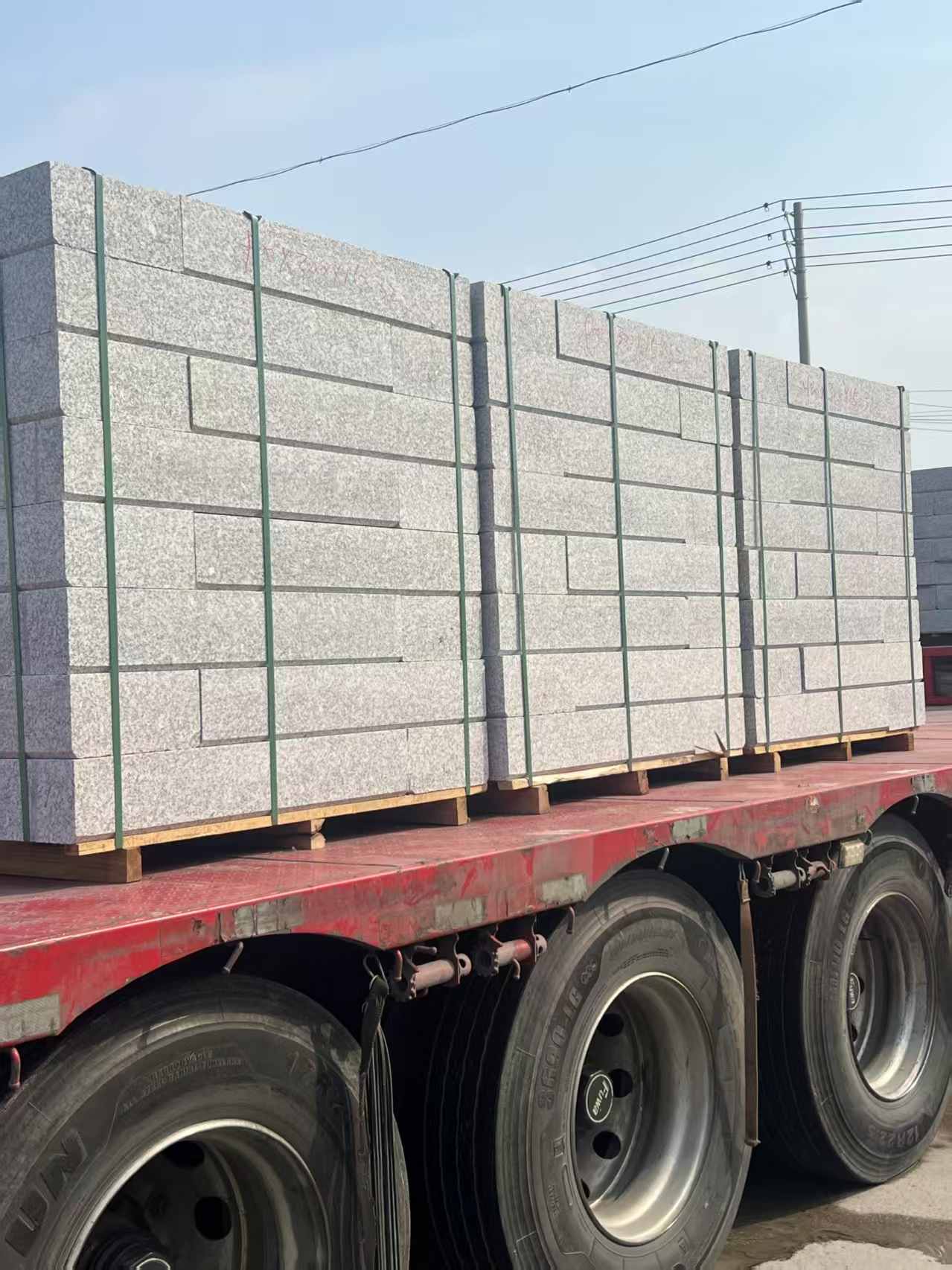 海口 芙蓉白路沿石装车