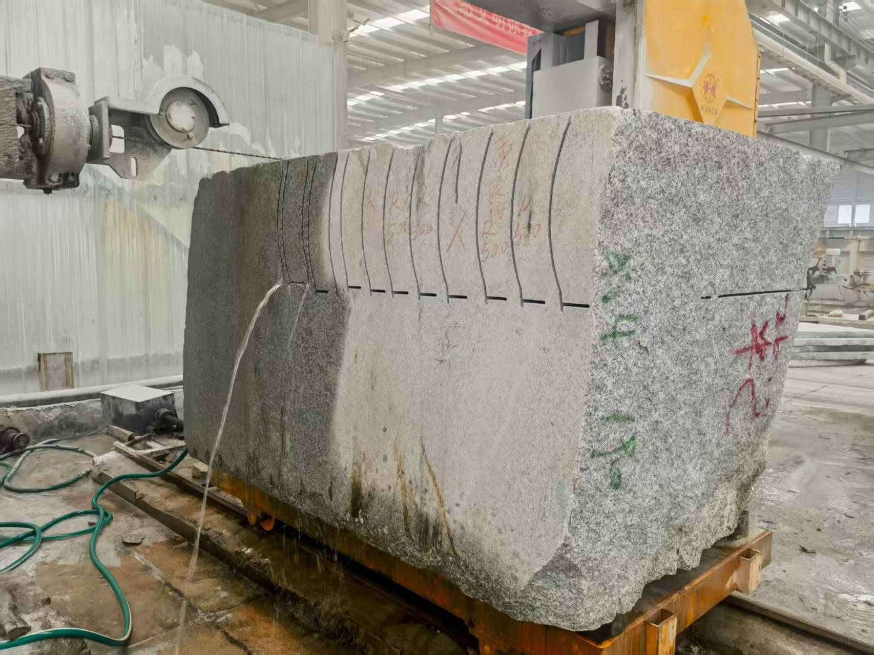 海口 602，大花芙蓉白，绳锯加工弧形路沿石