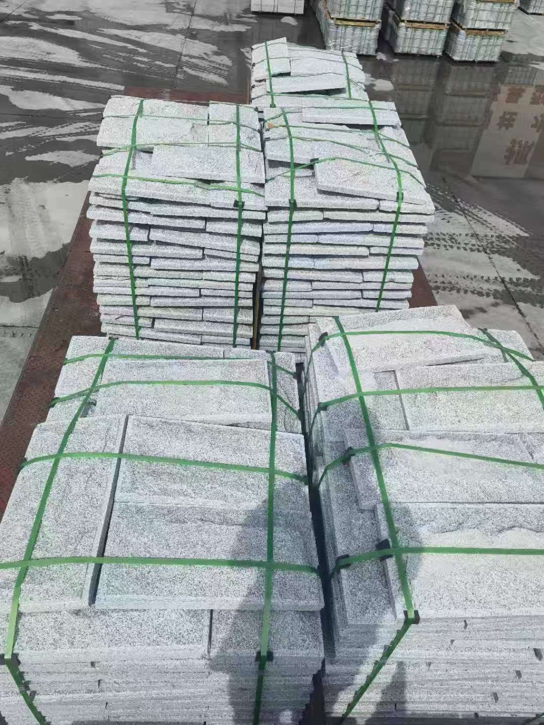 海口 芝麻白蘑菇石装车出货