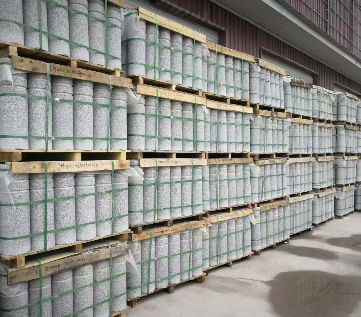 海口 芝麻白挡车柱、阻车桩、隔离柱