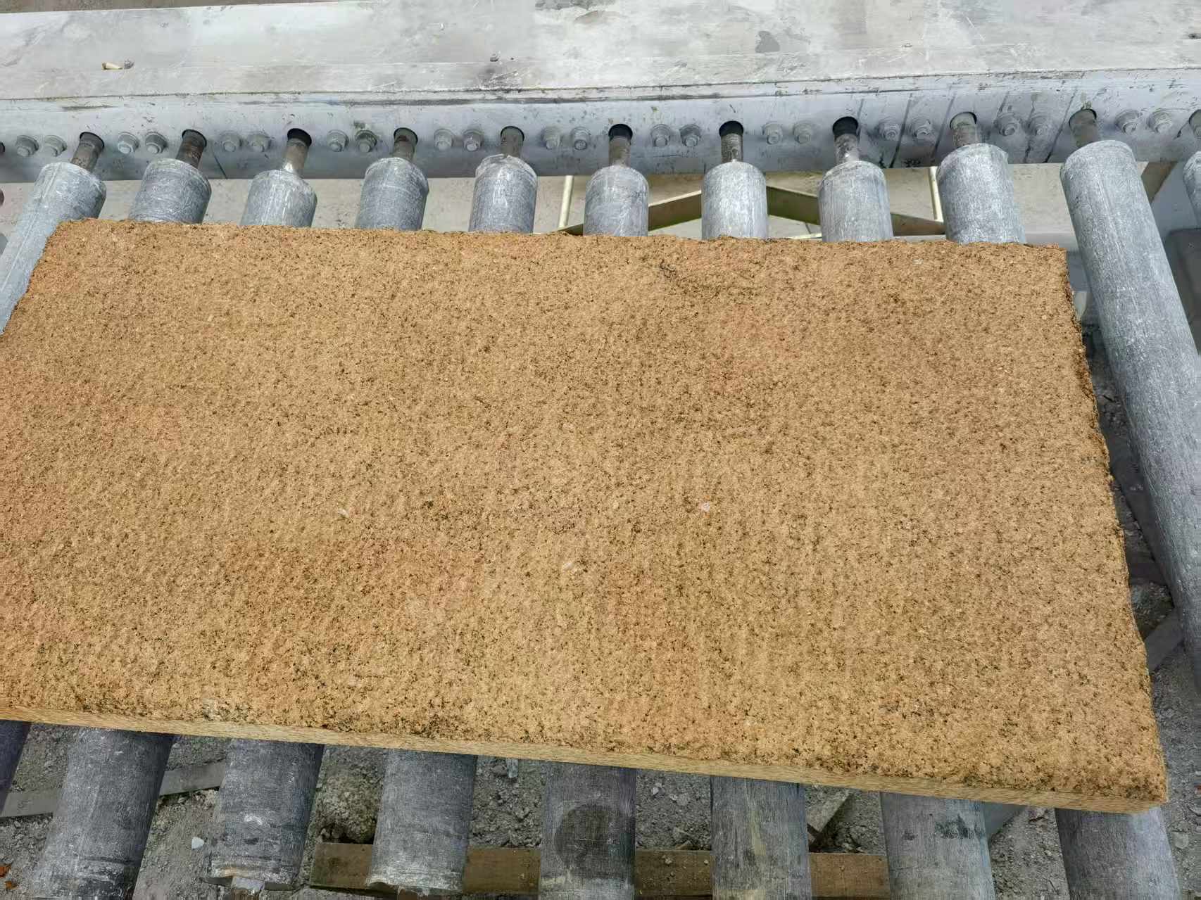 海口 菠萝面老石板，做旧仿古石，流水线生产加工